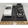Image 2 : LOT OF 2 - CLASSIC 1:24 SCALE DIECAST CARS 