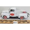 Image 2 : CROWN JEWELS COLLECTION DIE CAST 1952 FORD F-1 PICKUP W/ BOX - 1:24 SCALE