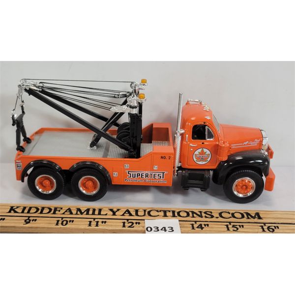 FIRST GEAR - SUPERTEST 1960 MACK B-61 TOW TRUCK - 1:34 SCALE