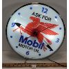 Image 4 : MOBIL MOTOR OIL - LIGHT UP CLOCK - MARKED PAM '61