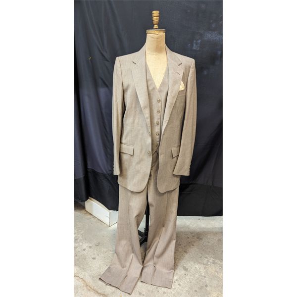 Men's Club International Tip Top 3 pc Suit (Estimated Size Med)