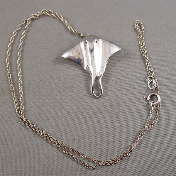 925 Sterling Silver Stingray Necklace 18"