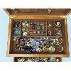 Image 2 : Large Lot of Vintage Jewelry and Jewelry Box