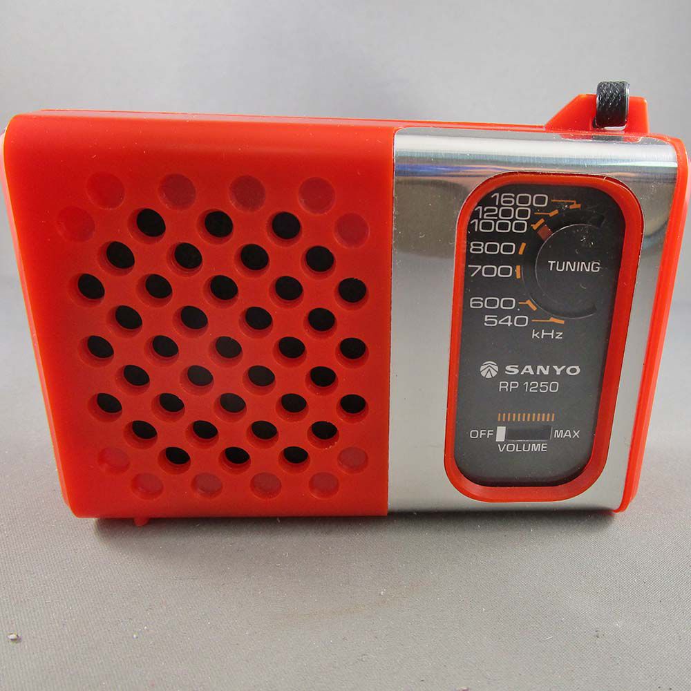 Vintage Sanyo Red Portable Radio RP 1250 in Original Box