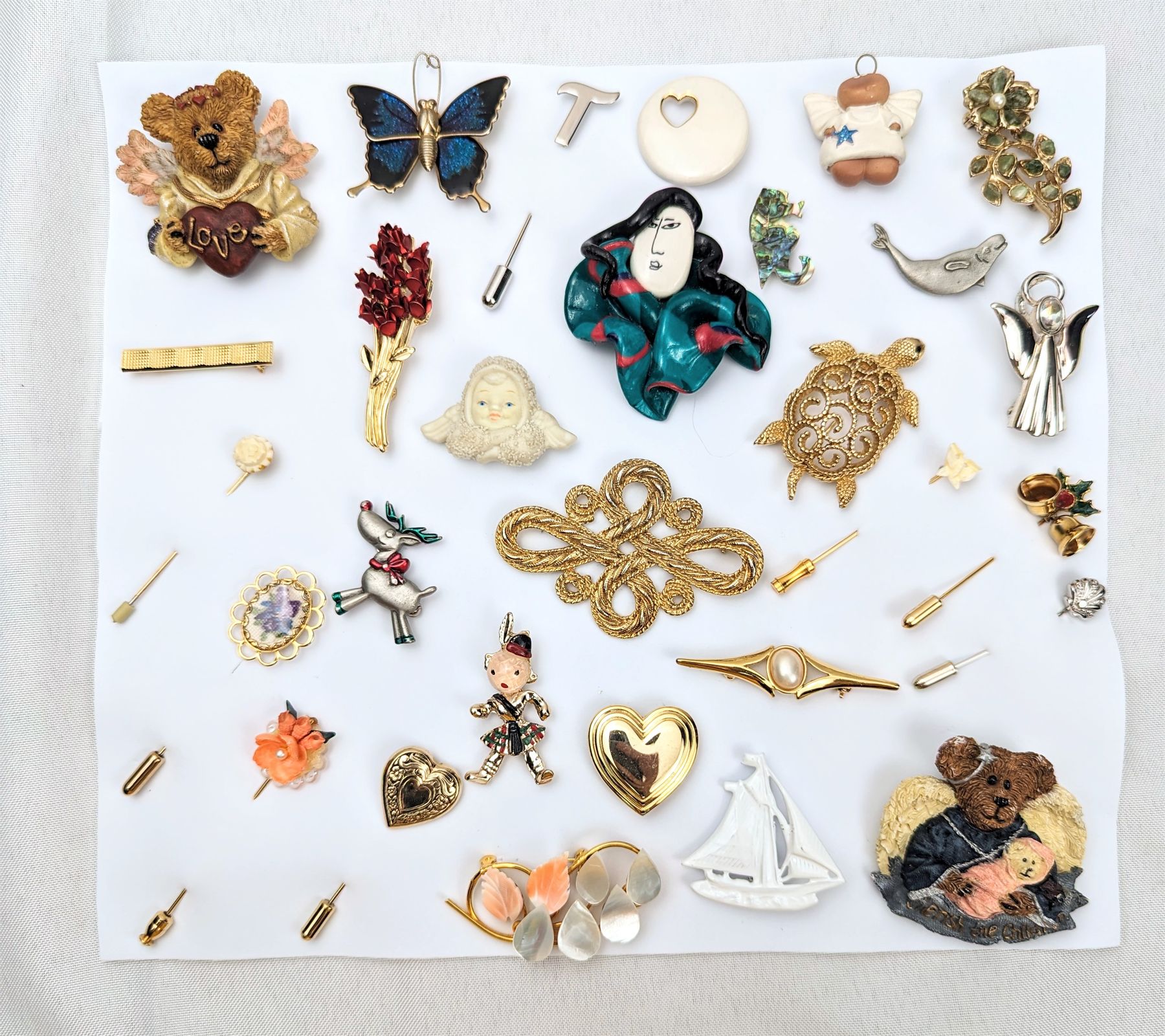 Large Lot of Vintage Pins & Brooches