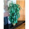 Image 1 : Decorative Silk Fake Plant - 57T