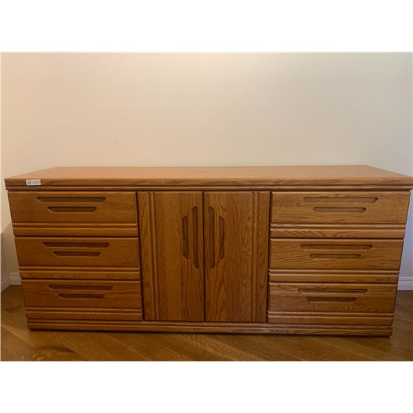 Dresser With 6 Drawers 70L X 18D X 30H