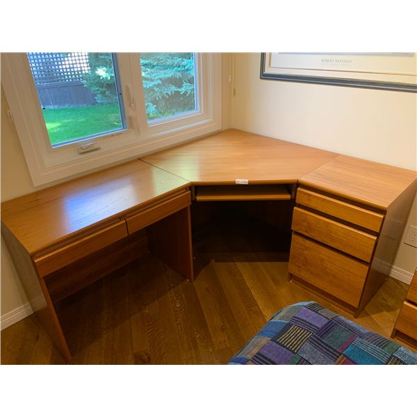 Corner Desk 70L X 20W X 54L X 20W X 28 1/2 H