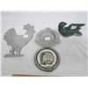 Image 1 : 4 Aluminum Figures Rooster , John East Ash Tray ect.