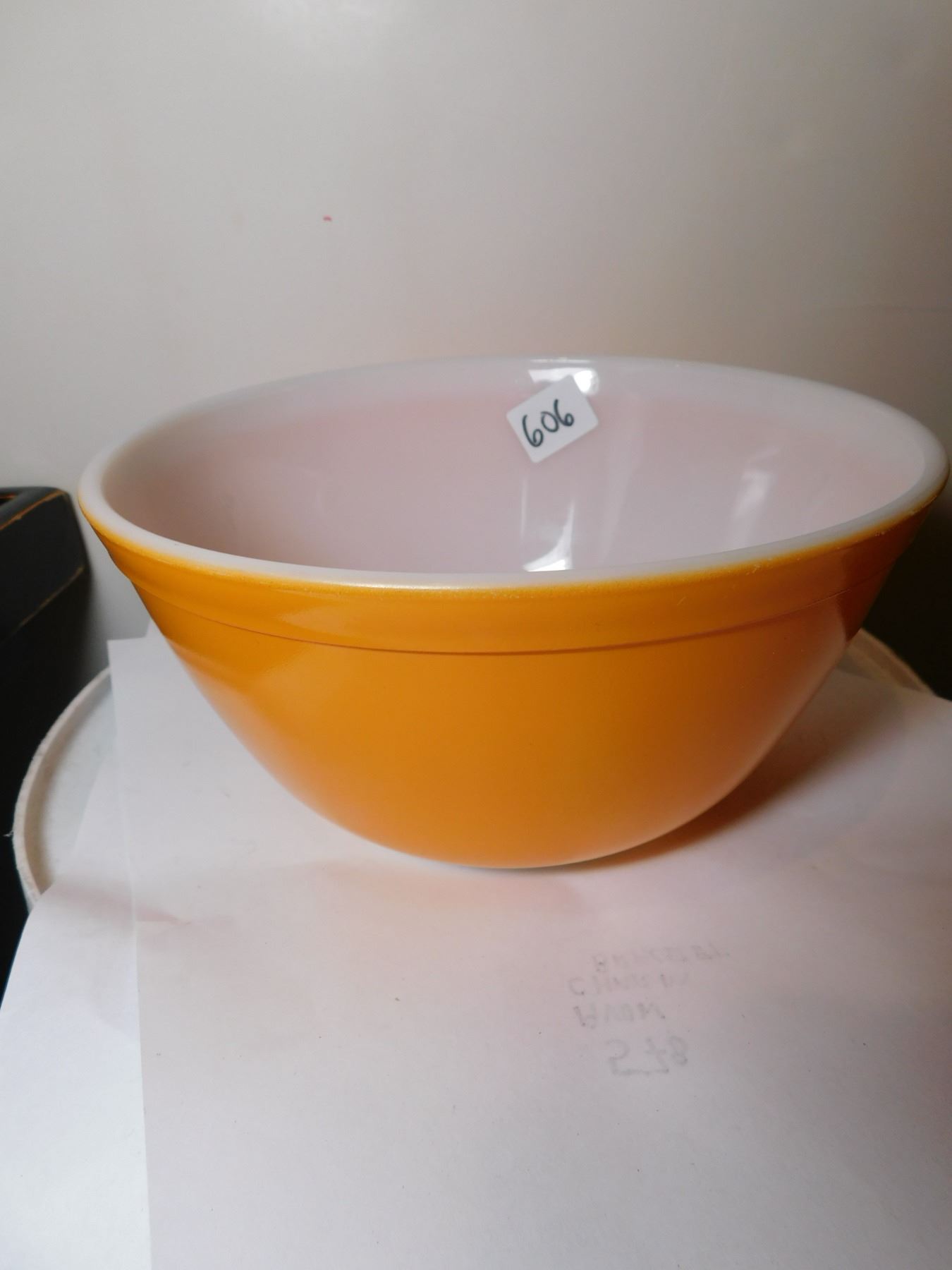 606. Gold Pyrex bowl #402 1 ½ qt bowl