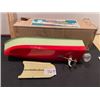 Image 4 : 12" Wooden Boat 1950's Battery Operated