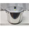 Image 1 : Aluminum Canner Pot with Lid and Riveted Handles—13in