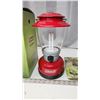 Image 2 : COLEMAN CLASSIC-- Family size Battery Lantern. NIB