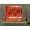 Image 1 : road closed traffic sign