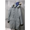 Image 1 : "Snowgoose" Made in Canada Size 38 winter coat with hood