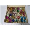 Image 1 : Large box of 39 Christmas ornaments - some vintage