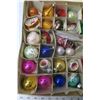 Image 2 : Large box of 39 Christmas ornaments - some vintage