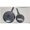 Image 3 : Pair of Graniteware frying pans