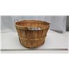 Image 1 : Old apple basket