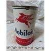 Image 2 : Mobil oil 1 qt motor oil empty can