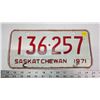 Image 1 : 1971 Saskatchewan license plate - 136-257
