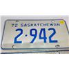 Image 5 : Pair of 1972 Saskatchewan license plates - 2-942