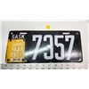 Image 1 : 1919 Saskatchewan porcelain license plate - 7357, w/ 1920 license plate tag - 24719