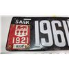 Image 2 : 1919 Saskatchewan porcelain license plate - 19615, w/ 1921 license plate tag - 6336
