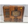 Image 1 : "Silvertone" large antique radio - Model:4763 - 15.5"x12.5"9.5"D