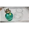 Image 2 : Green glass oil lamp, with fancy chimney