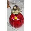 Image 2 : Red glass oil lamp, with chimney