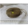 Image 1 : vintage wooden pulley