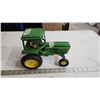 Image 1 : John Deere diecast model tractor