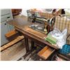 Image 5 : vintage singer sewing machine with cast base