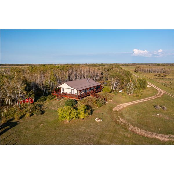 UNRESERVED !Wilkinson Acreage RM of Vanscoy  # 345 - 40 ACRES  PLUS  1239 SQ FT HOME  & OUTBUILDINGS
