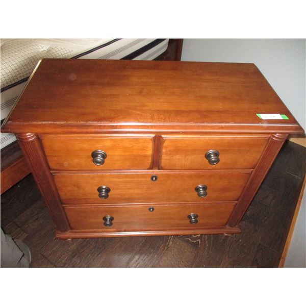 Durham 4 Drawer Small Dresser (36 x 17 x 31)