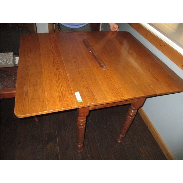 Drop Leaf Table (22 x 42" Closed - 48 x 42" Open)
