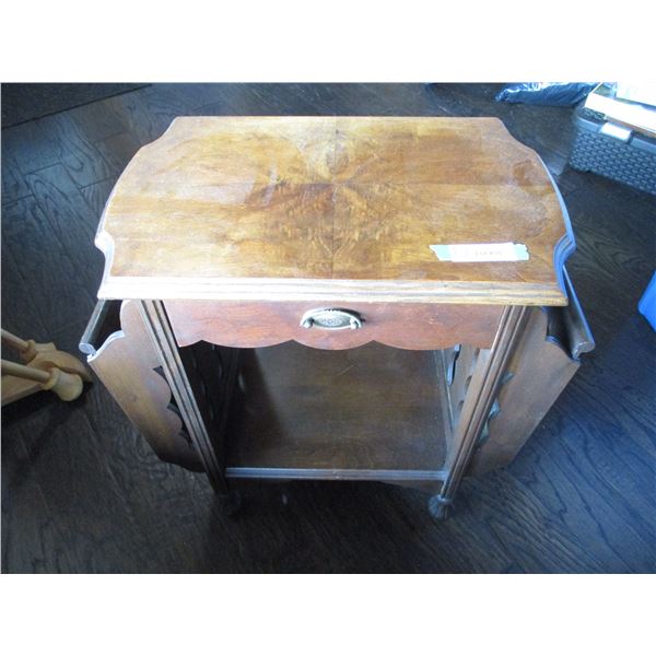 Magazine Stand (25 x 14 x 24")