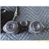 Image 2 : 10 x 40mm Binoculars with Case