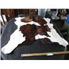 Image 1 : Small Tanned Hide (32 x 30) Calf