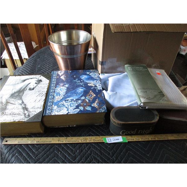 Table Linen, Storage Boxes, Misc. Bodnarus Auctioneering