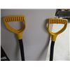 Image 3 : 2 Snow Shovels