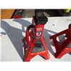 Image 2 : 3 Ton Big Red Jack Stands