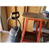 Image 2 : Garden Sprayer, Small Stool