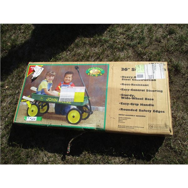 John Deere Metal Wagon in Box
