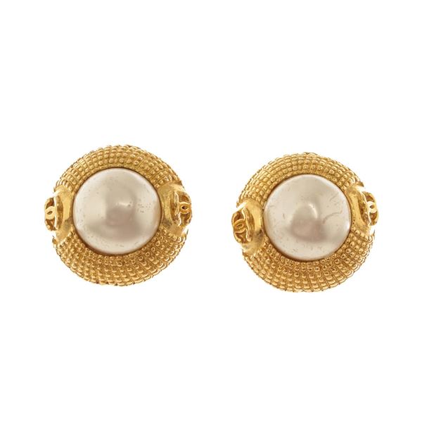 Chanel Gold-tone Round Pearl Clip-on Earrings