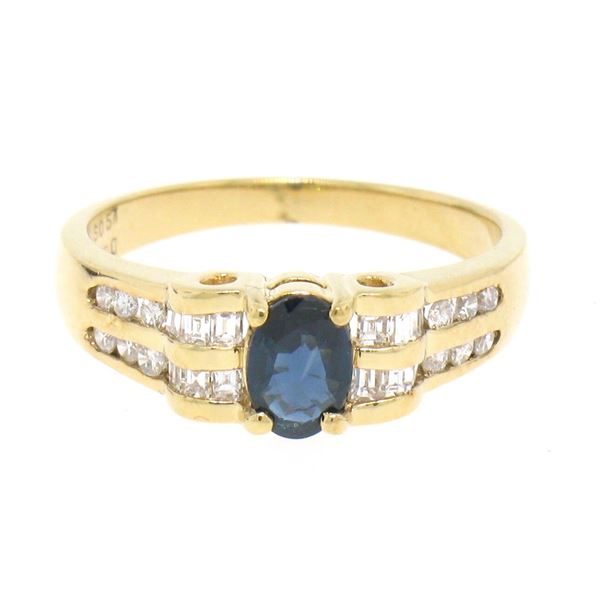 18k Yellow Gold .94 ctw Solitaire Oval Sapphire w/ Baguette & Round Diamond Ring