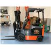 Image 1 : *LD* TOYOTA 25 ELECTRIC FORKLIFT - 3 STAGE MAST/SIDE SHIFT/HYDRAULIC ADJUSTABLE FORKS/4400LBS