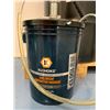 Image 3 : 50 GAL BARREL (1/2 FULL HYDRAULIC OIL) W/MANUAL PUMP & 5 GAL BUCKET (1/2 FULL GEAR LUBRICANT)