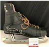 Image 2 : Bobby Hull Autographed Vintage CCM Skate Inscribed "The Golden Jet" With COA